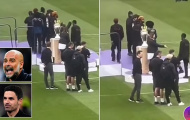 Viral hình ảnh Arsenal tập dợt màn nâng cúp Premier League