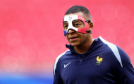 Hình ảnh đeo mặt nạ “gây sốt” của Mbappe