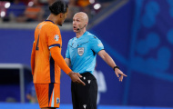 Hà Lan đánh rơi 3 điểm, Van Dijk bức xúc với trọng tài