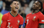 CĐV: Ronaldo đang làm cái quái gì vậy?