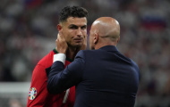 Cristiano Ronaldo khiến Bồ Đào Nha khó xử