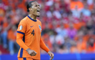 Virgil van Dijk cân nhắc tương lai ở Liverpool và Hà Lan