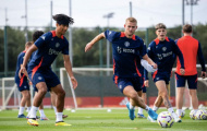 De Ligt, Mazraoui tập buổi đầu ở M.U: Cú hích xuất hiện; Màn chào hỏi đặc biệt
