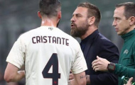 Tuyển thủ Italia 'bật' De Rossi ngay trên sân tập