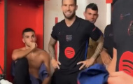 Nhận thẻ đỏ, sao Barca lộ rõ phản ứng trong phòng thay đồ
