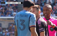 Messi xô xát, nổi nóng với hậu vệ New York City