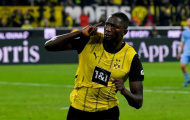 Tiền đạo Dortmund khiến đồng đội trầm trồ