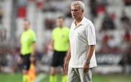 Mourinho ấm ức với quyết định của trọng tài