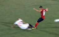 Không rút thẻ đỏ với CAHN, trọng tài V-League bị treo còi
