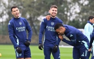 Hình ảnh bất ngờ trên sân tập Arsenal