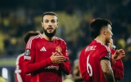 Thử nghiệm thất bại, Ten Hag nhanh chóng 'sửa sai' với Mazraoui