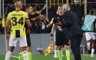 Nhận thẻ đỏ, Mourinho cay cú mỉa mai trọng tài