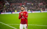 Bruno Fernandes giúp đỡ hành khách gặp nạn trên máy bay