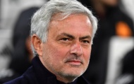 Mourinho nhắc nhở NHM về tủ đựng danh hiệu: 'Tôi đã quen với những thứ sáng bóng'