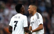 So kè Mbappe, Vinicius khiến Real khó xử