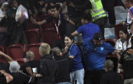 CĐV Thái Lan đánh nhau trên khán đài sau khi thua Việt Nam