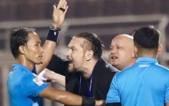 Cơn đau đầu về những 'vị vua áo đen' V.League