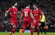 Hàng tiền vệ vượt trội giúp Liverpool chạm một tay vào chức vô địch