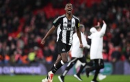  Liverpool 1-2 Newcastle: Ứng biến thông minh; Giải hạn 70 năm