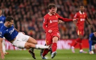 Trụ cột Everton thoát thẻ đỏ, Arne Slot nói lời châm biếm 