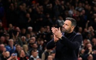 Ruud van Nistelrooy 'sấy' cầu thủ theo cách lạ đời
