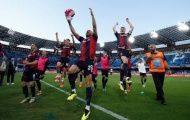 Napoli thành 'nạn nhân' thứ 7 của Bologna?