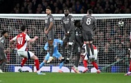 Kylian Mbappe thảng thốt khi Declan Rice lập cú đúp sút phạt 