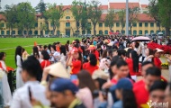Hà Nội: Người dân nô nức đổ về Quảng trường Ba Đình trước ngày 30/4