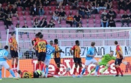 Pha phối hợp đá phạt thông minh đưa Napoli tiến gần Scudetto