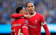 Van Dijk yêu cầu Alexander-Arnold đối mặt với tiếng la ó từ CĐV Liverpool