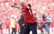 Arne Slot gây ấn tượng mạnh mẽ với Marco van Basten