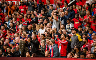 Lăng kính CĐV và 'tiêu chuẩn kép': Khi tình yêu bóng đá vượt qua lí trí