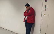 Chủ tịch Erick Thohir buồn bã, cúi đầu sau thất bại của Indonesia