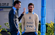 19 năm trước, Messi và HLV Scaloni cùng vào sân thay người trước Angola