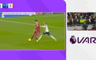 Tottenham vs Liverpool: Simons nhận thẻ đỏ sau pha đạp Van Dijk