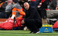 Arne Slot gạch tên Liverpool khỏi cuộc đua vô địch