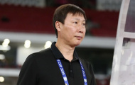 HLV Kim Sang-sik lý giải chiếc áo may mắn và vụ Đình Bắc ăn táo
