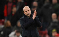 Arne Slot nói gì khi Liverpool bị CĐV nhà la ó?