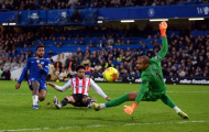 Sanchez hóa 'người nhện' giữ 3 điểm cho Chelsea