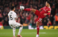 Lập hat-trick kiến tạo, Van Dijk thiết lập kỷ lục vô tiền khoáng hậu