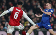 Chiếc áo Chelsea quá rộng với Liam Delap