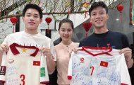 Trao áo đấu, Quế Ngọc Hải gửi thông điệp World Cup cho Đình Bắc