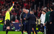Mourinho nhận thẻ đỏ vì phản ứng dữ dội ở trận thua Real Madrid