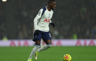 Neville chê Saliba hời hợt trong bàn gỡ của Kolo Muani