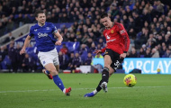 Neville chỉ ra quyết định bước ngoặt giúp MU thắng Everton