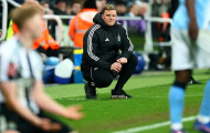 Eddie Howe thừa nhận Newcastle kiệt sức trước sức mạnh của Man City