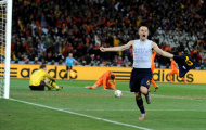 Bàn thắng World Cup giải thoát Iniesta khỏi nỗi đau Jarque
