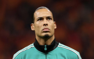 Liverpool gục ngã, Van Dijk đối diện nguy cơ treo giò