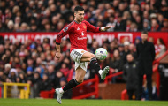 Neville chỉ trích thẳng Dalot 'chân gỗ'