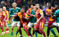 CĐV Galatasaray tạo 'biển lửa' chào đón đội nhà tại Liverpool